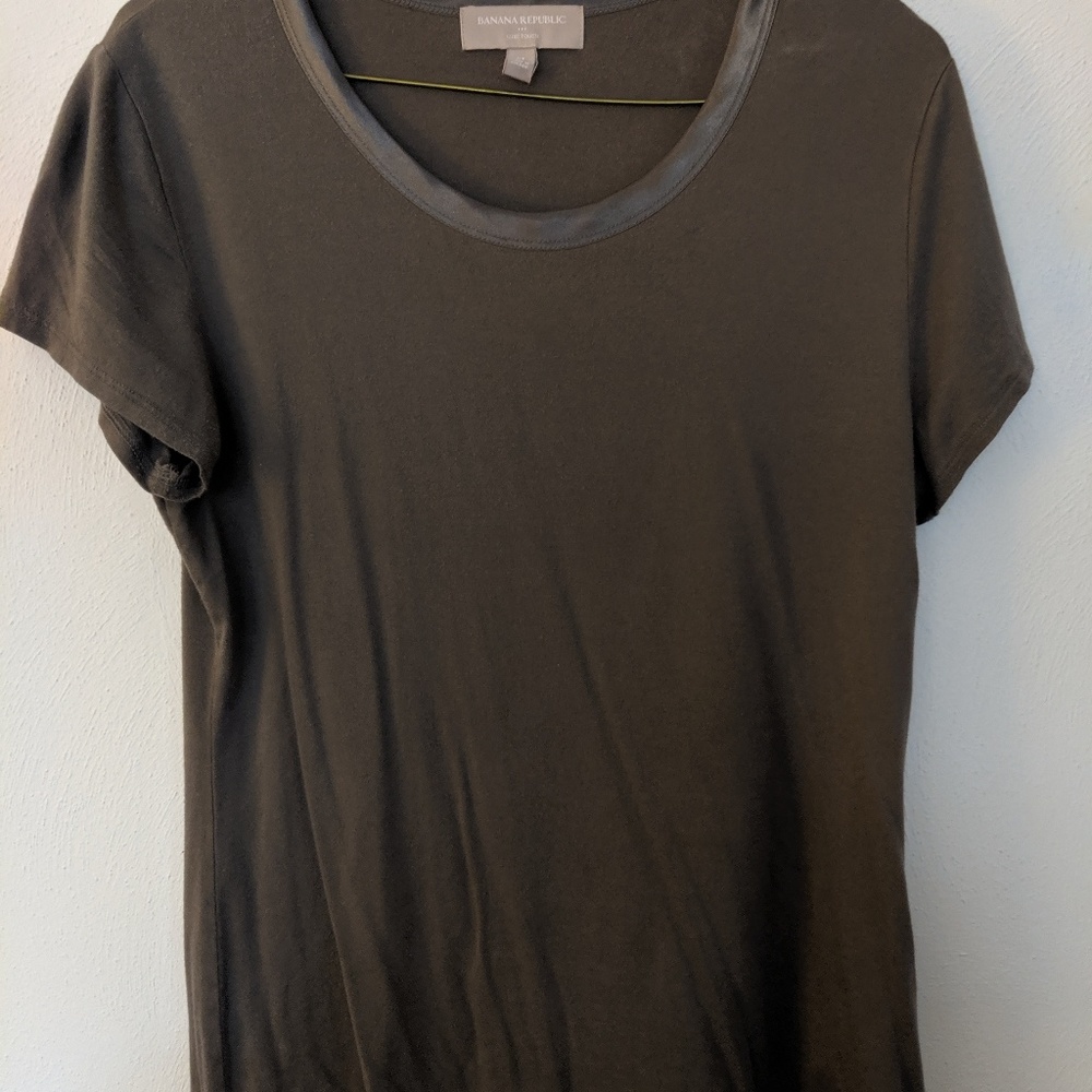 Banana Republic luxe touch tee